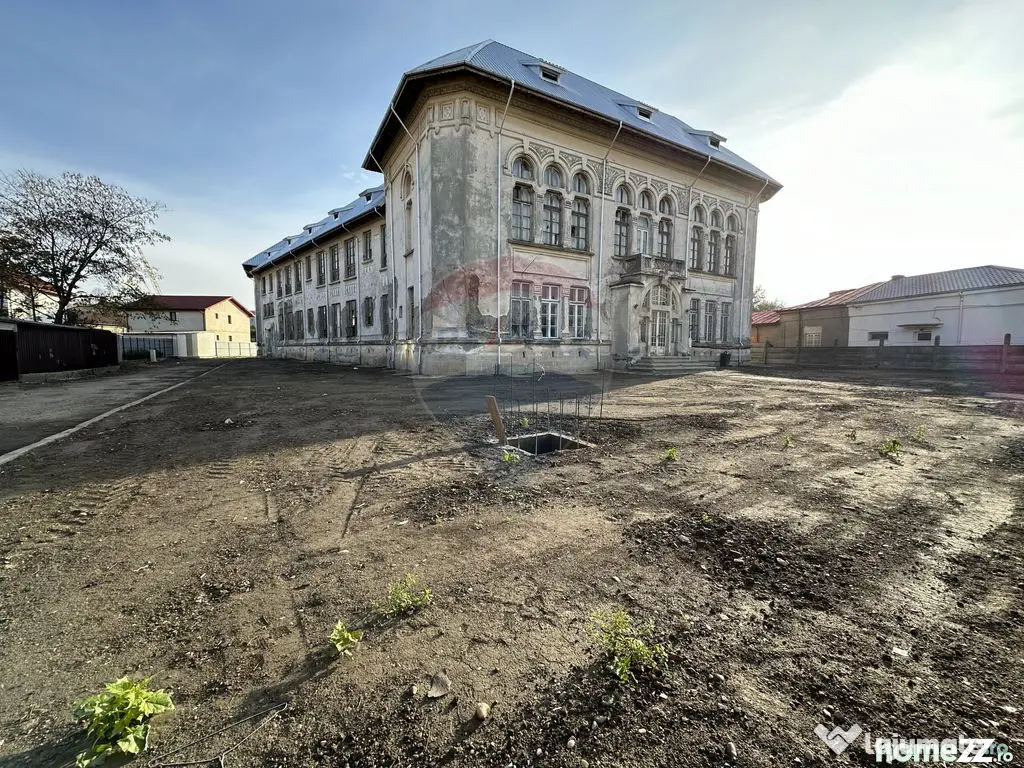 Spațiu Emblematic Ultracentral 2500 mp - Focsani (Vrancea)