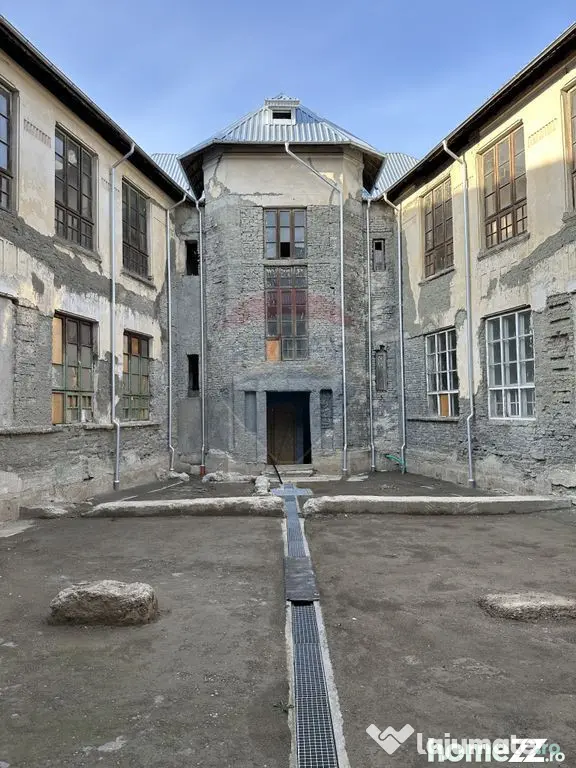 Spațiu Emblematic Ultracentral 2500 mp - Focsani (Vrancea)