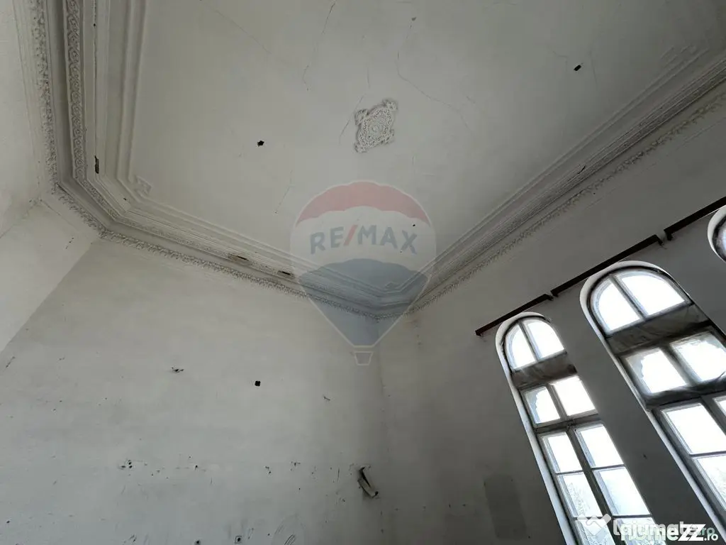 Spațiu Emblematic Ultracentral 2500 mp - Focsani (Vrancea)