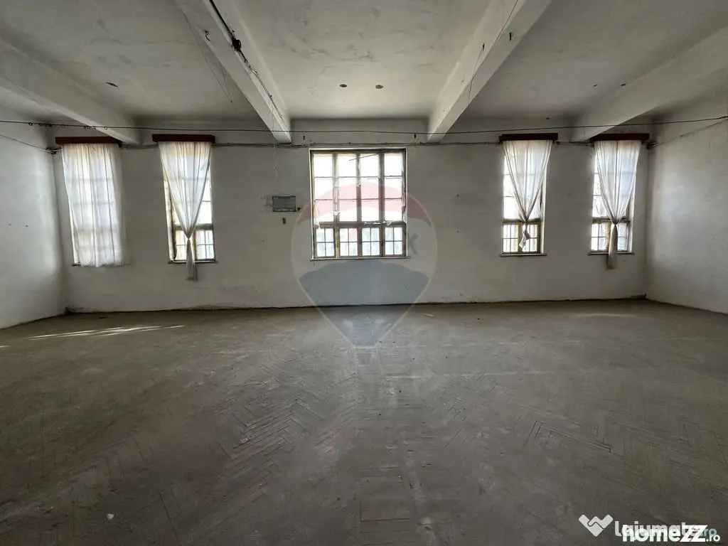 Spațiu Emblematic Ultracentral 2500 mp - Focsani (Vrancea)