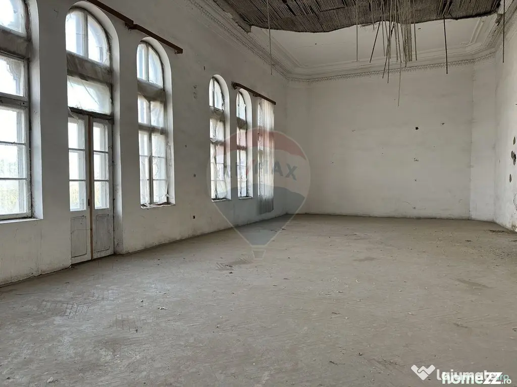Spațiu Emblematic Ultracentral 2500 mp - Focsani (Vrancea)
