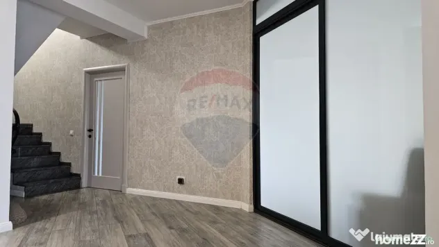 Casă / Vilă cu 7 camere si teren 1000 mp în zona Centr... - Suceava (Suceava)