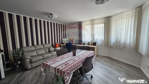 Casă / Vilă cu 7 camere si teren 1000 mp în zona Centr... - Suceava (Suceava)