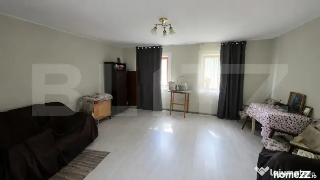 Casa de Vanzare in Teaca de 3 camere cu 11 arii teren - Bistrita (Bistrita-Nasaud)