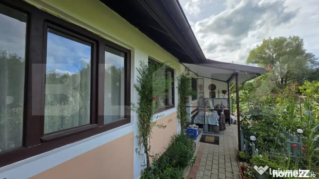 Casa de Vanzare in Teaca de 3 camere cu 11 arii teren - Bistrita (Bistrita-Nasaud)
