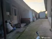 Casa la curte comuna in localitatea Nojorid 