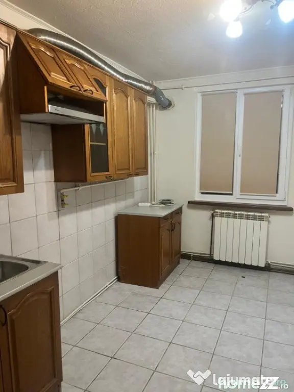 Apartament Central ,3 camere, 72mp ,etaj 2, SIRET