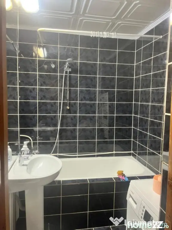 Apartament Central ,3 camere, 72mp ,etaj 2, SIRET
