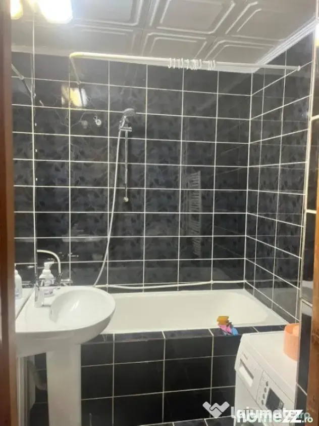 Apartament Central ,3 camere, 72mp ,etaj 2, SIRET