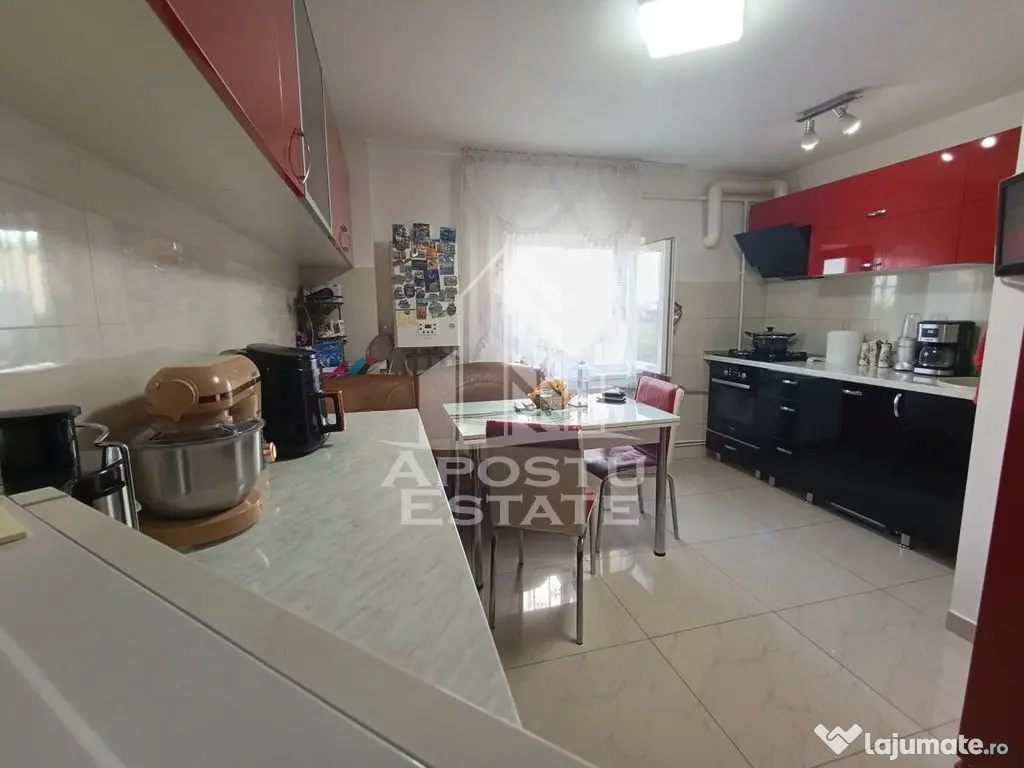 Apartament 4 camere, decomandat, 3 dormitoare, 2 bai, zona Fratelia. - Timisoara (Timis)