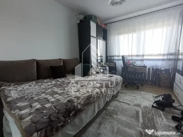 Apartament 4 camere, decomandat, 3 dormitoare, 2 bai, zona Fratelia. - Timisoara (Timis)