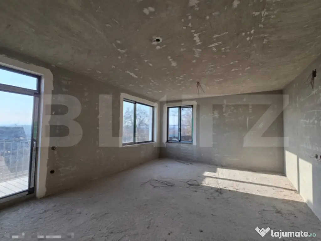 Duplex semifinisat, zona Dambul Rotund, priveliste spre ora