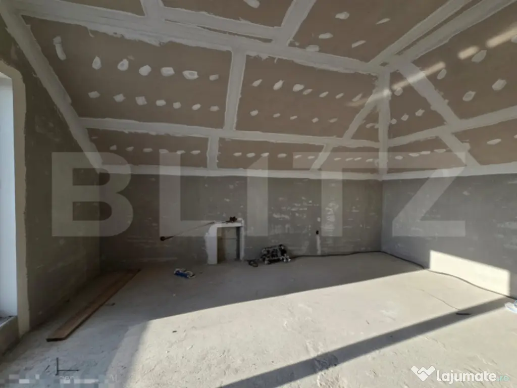 Duplex semifinisat, zona Dambul Rotund, priveliste spre ora