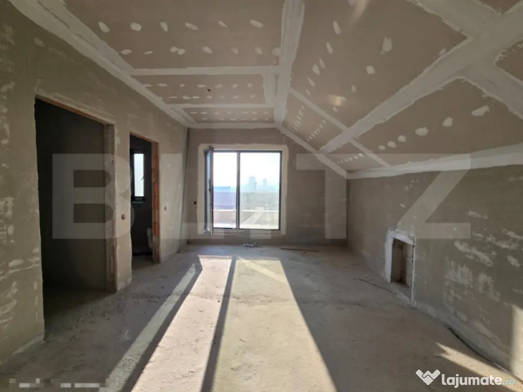 Duplex semifinisat, zona Dambul Rotund, priveliste spre ora