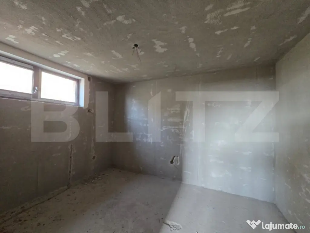 Duplex semifinisat, zona Dambul Rotund, priveliste spre ora