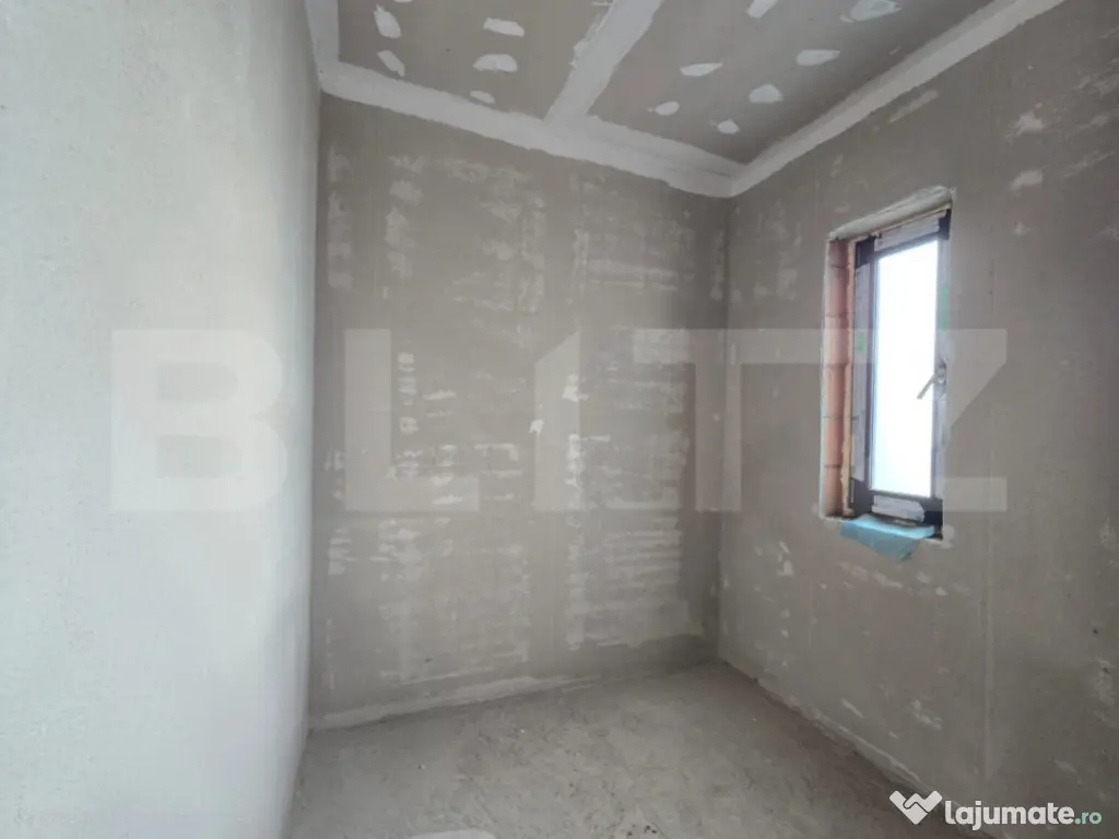 Duplex semifinisat, zona Dambul Rotund, priveliste spre ora