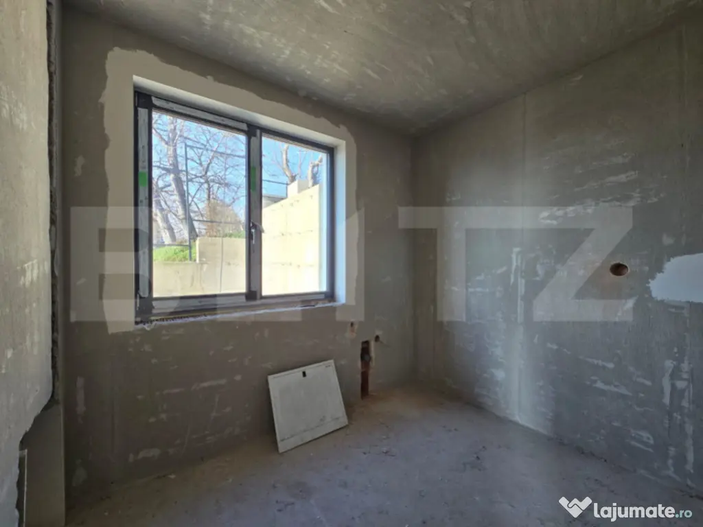 Duplex semifinisat, zona Dambul Rotund, priveliste spre ora