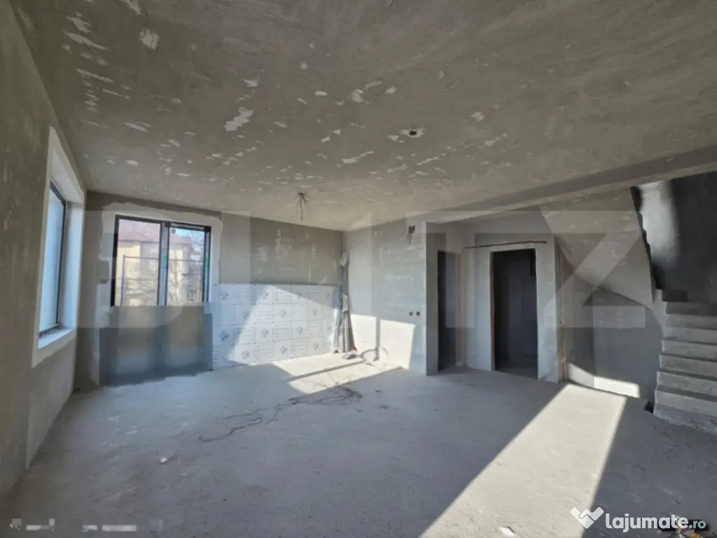 Duplex semifinisat, zona Dambul Rotund, priveliste spre ora