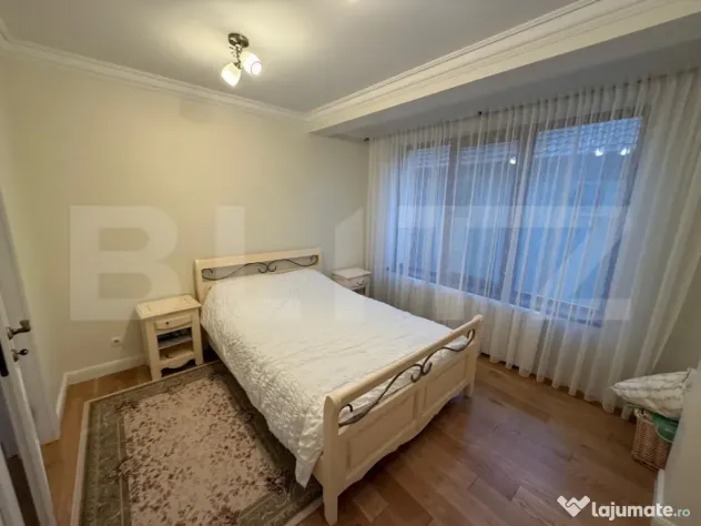 Apartament de lux cu 3 camere, 120 mp, curte privată de 70