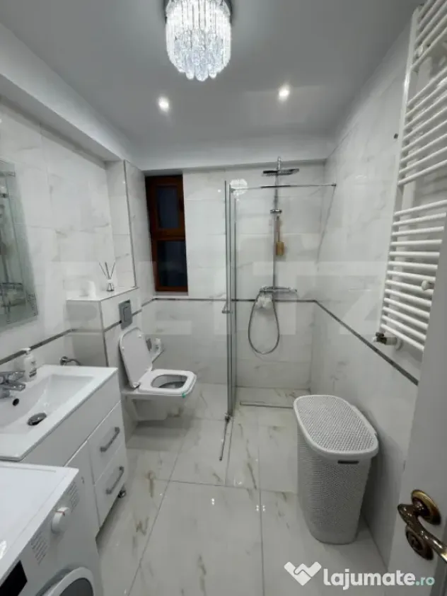 Apartament de lux cu 3 camere, 120 mp, curte privată de 70