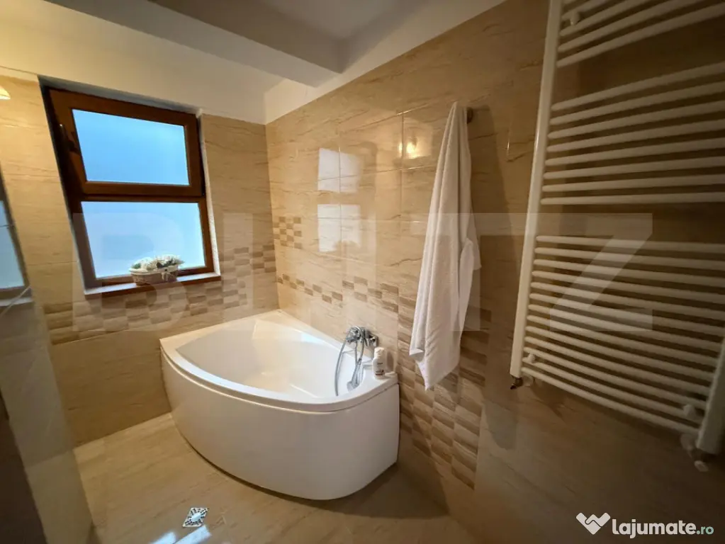 Apartament de lux cu 3 camere, 120 mp, curte privată de 70