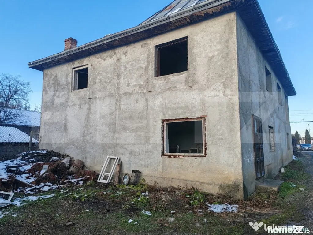 Casa la rosu, 4 camere, 143 mp, zona Burdujeni - Suceava (Suceava)