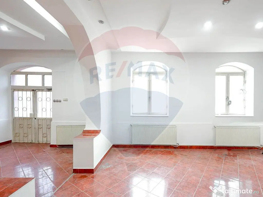 Spațiu comercial de 160mp de închiriat în zona Ultrace...