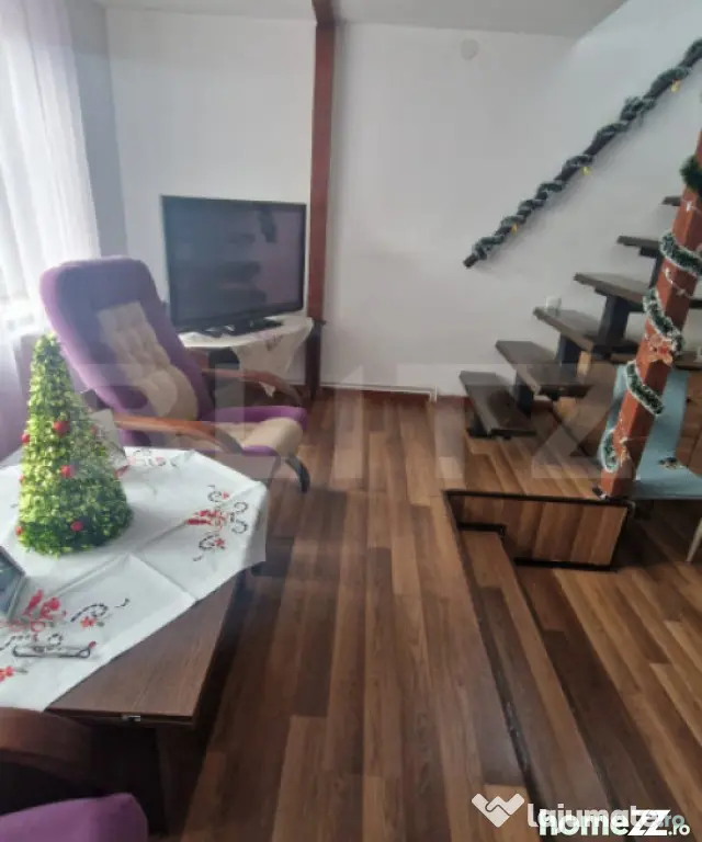 Casa de vanzare, cu 3 camere, 95 mp, zona Craiter