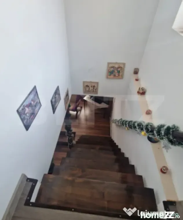 Casa de vanzare, cu 3 camere, 95 mp, zona Craiter