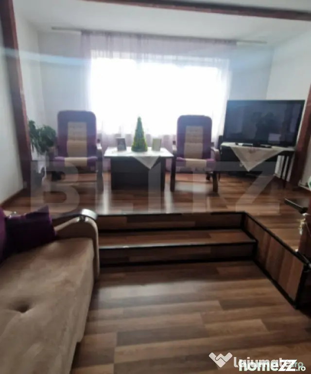 Casa de vanzare, cu 3 camere, 95 mp, zona Craiter