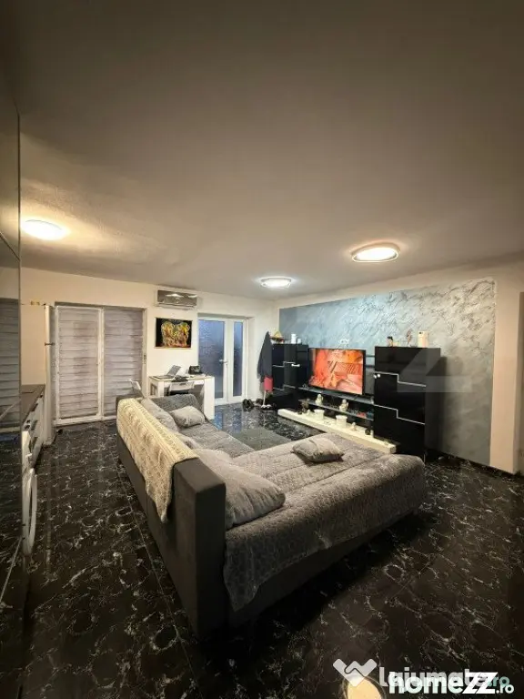 Casa cu 3 camere, 210 mp, zona semicentrala - Targu Jiu (Gorj)