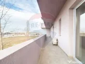 Apartament cu 3 camere de vanzare in zona Damaroaia - Pet... 