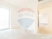 Apartament cu 3 camere de vanzare in zona Damaroaia - Pet... 