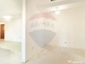 Apartament cu 3 camere de vanzare in zona Damaroaia - Pet... 