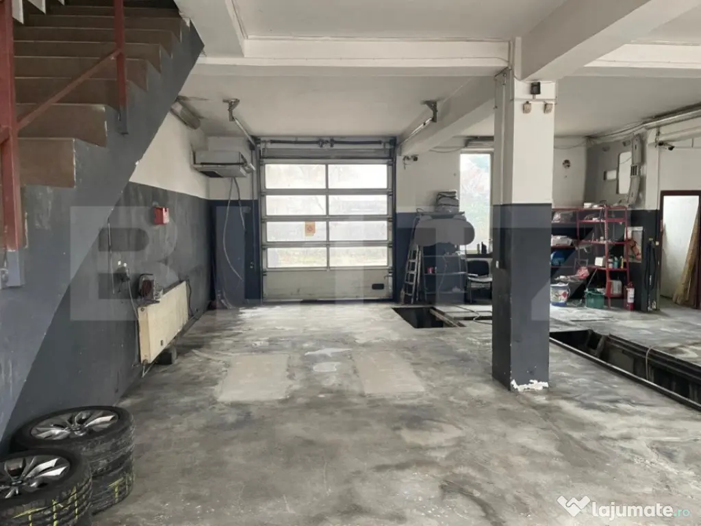 Spatiu comercial de vanzare, 5 incaperi, 328 mp, zona-Spital