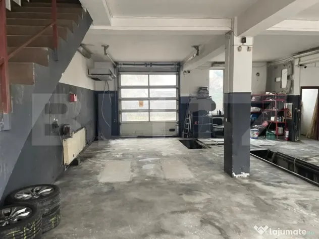Spatiu comercial de vanzare, 5 incaperi, 328 mp, zona-Spital