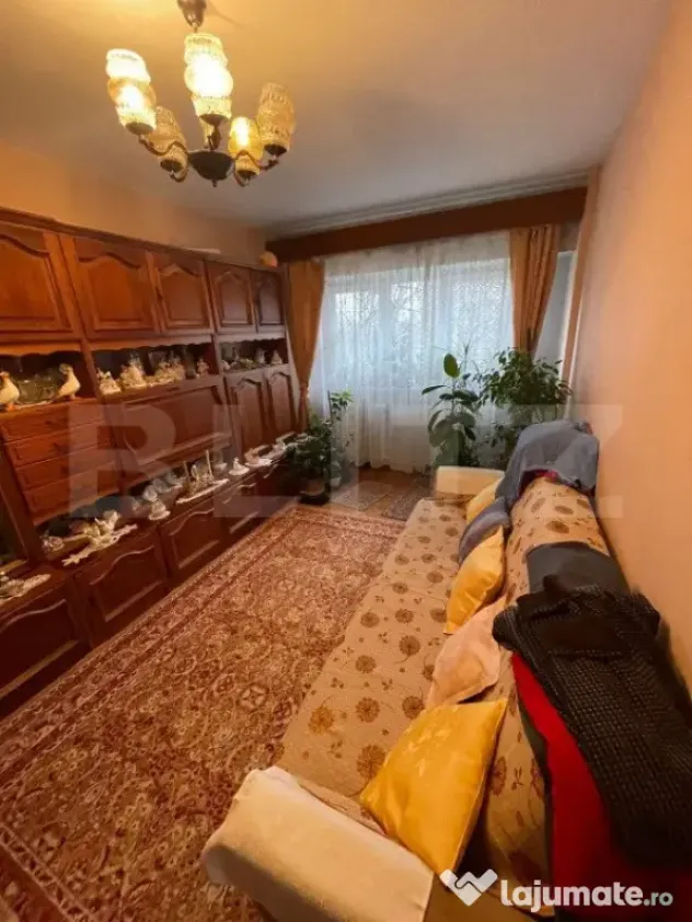 Apartament cu 4 camere , 79 mp, zona Micro 17