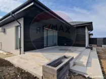 Casa individuala 4 camere | curte generoasa | Tunari