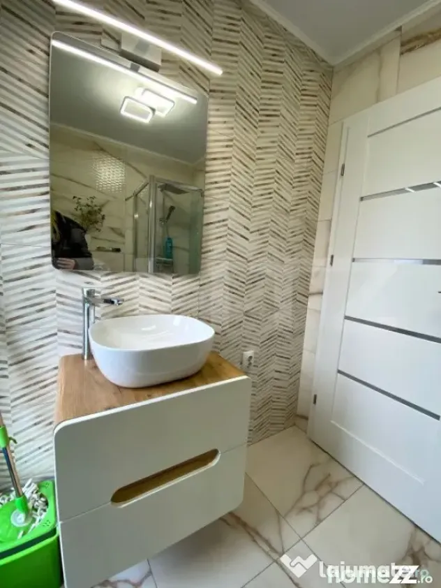 Casa de vanzare, 5 camere, 170 mp, mobilata la cheie, zona D - Dezmir (Cluj)