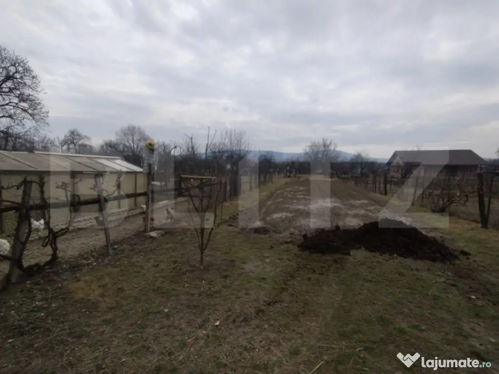 Casa 4 camere,200mp,teren 3000 mp,zona Livezile