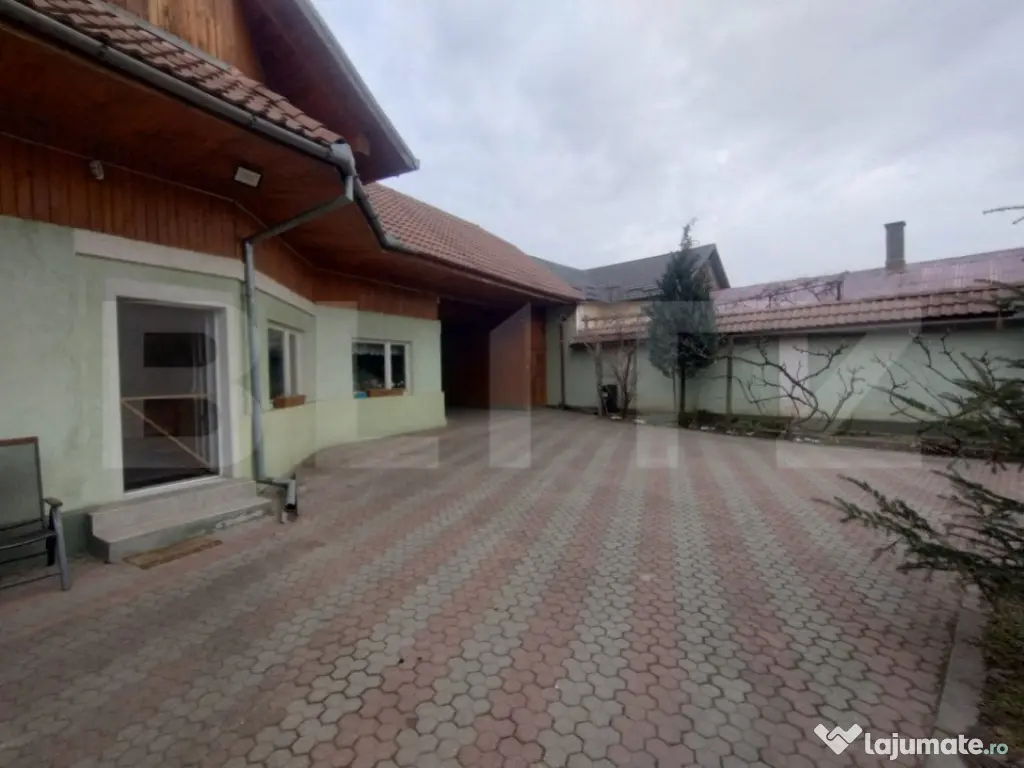 Casa 4 camere,200mp,teren 3000 mp,zona Livezile