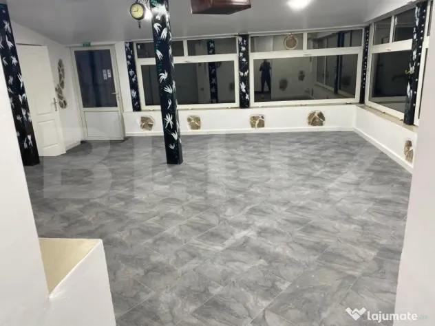 Spațiu comercial de vânzare, 2 incaperi, 70 mp, Bistrita