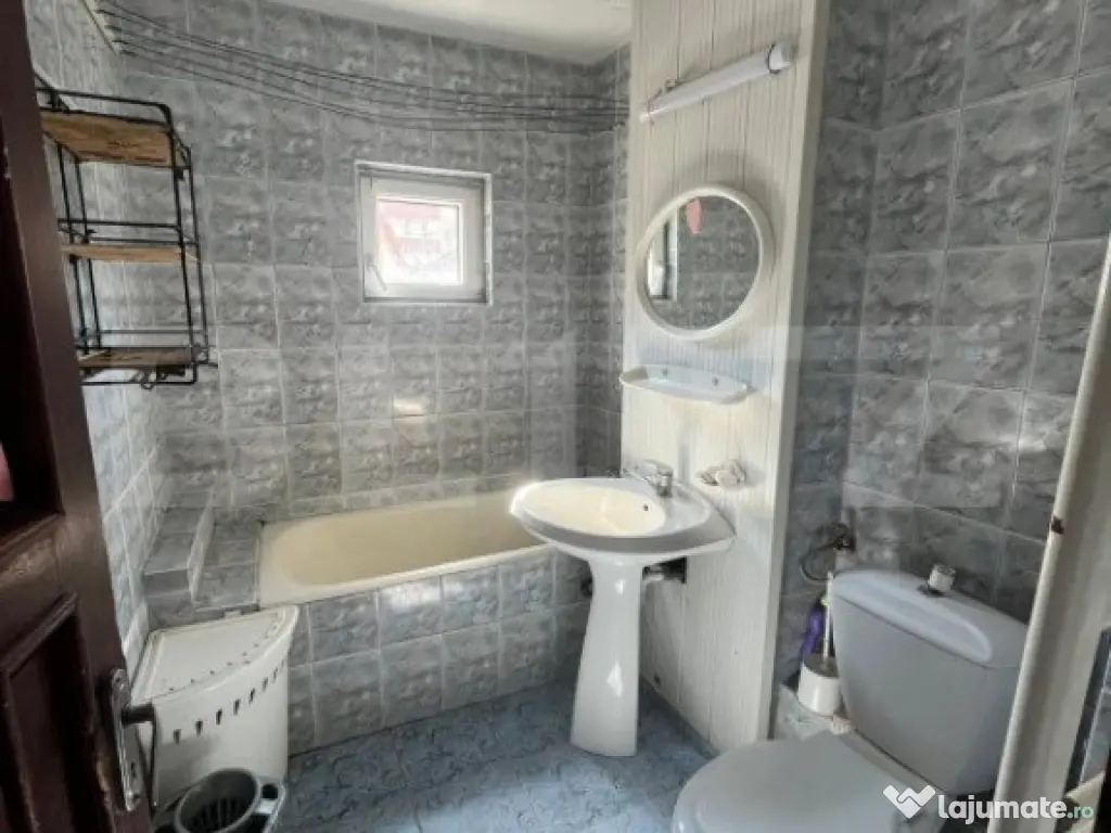 Apartament 3 camere, decomandat, parter, zona Sens Vechi