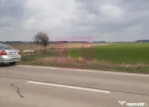 Teren Intravilan cu front stradal la un Drum Principal la...