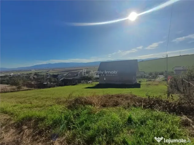 Teren intravilan cu proiect de casa autorizat in Sura Mare