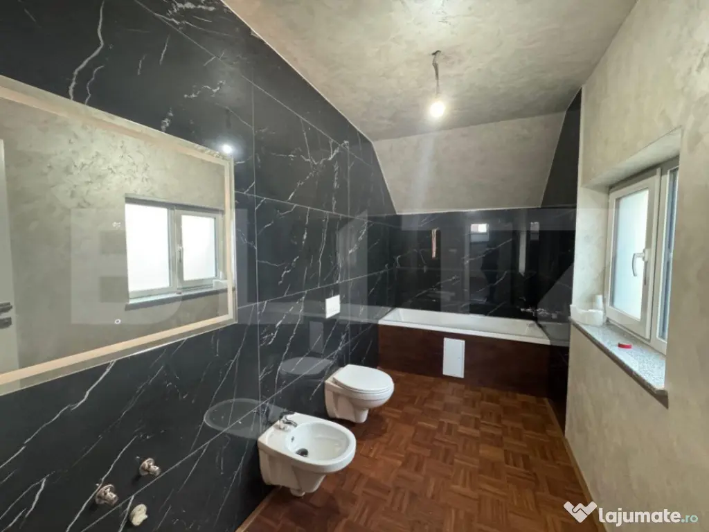 Casă 4 camere, 257mp, zona Zăvoi.