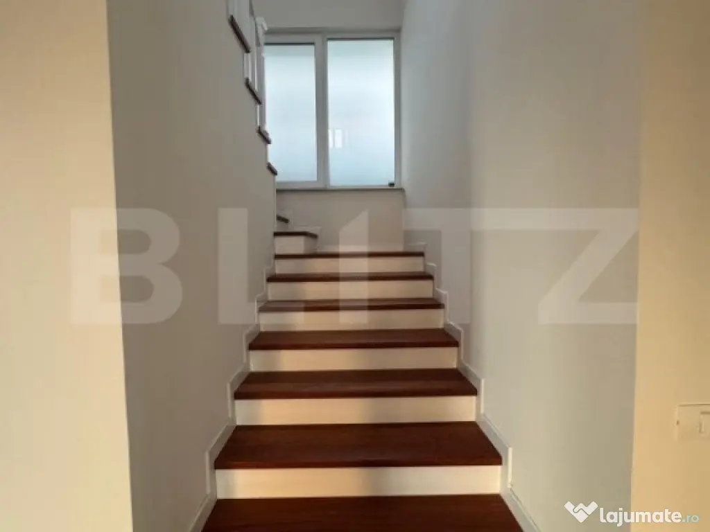 Casă 4 camere, 257mp, zona Zăvoi.