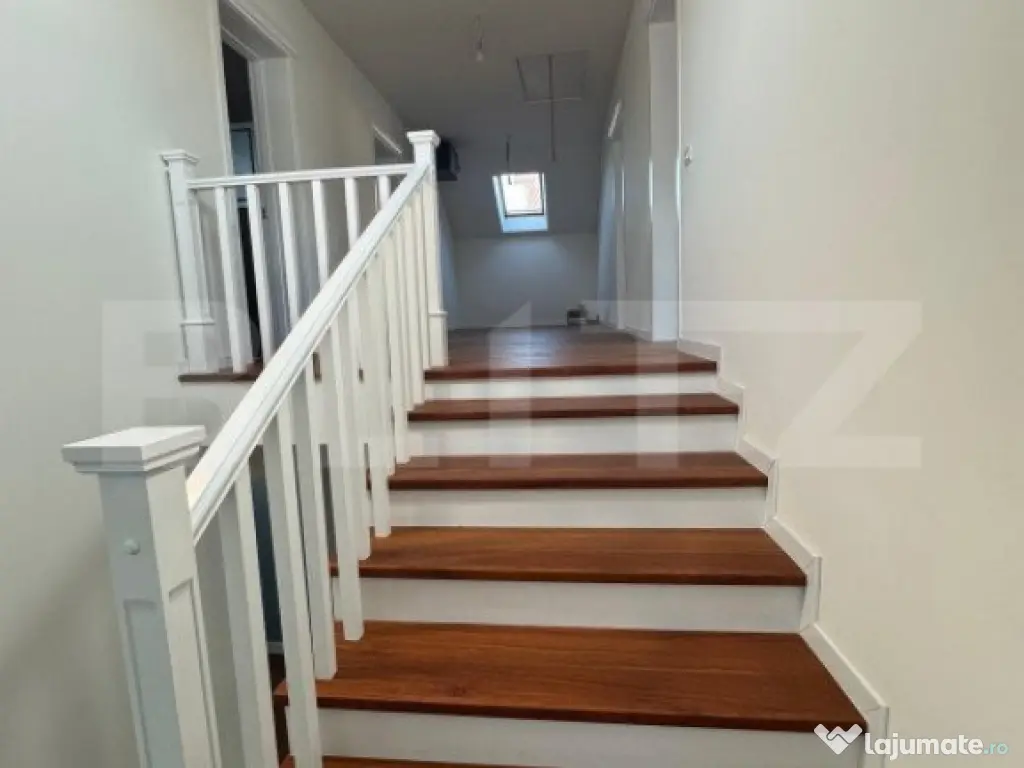 Casă 4 camere, 257mp, zona Zăvoi.