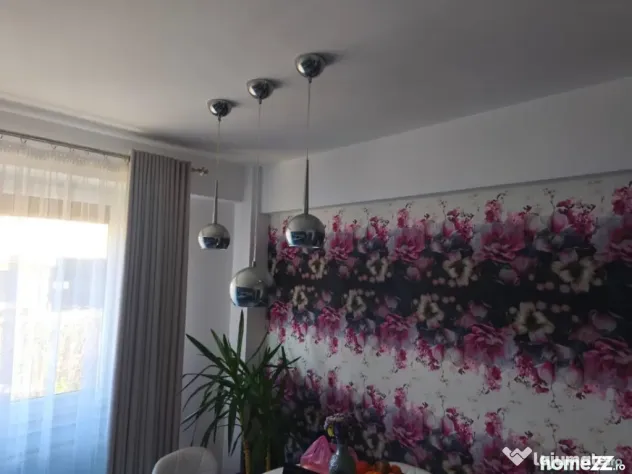 Apartament 2 camere, decomandat, 84mp, parter, Radauti