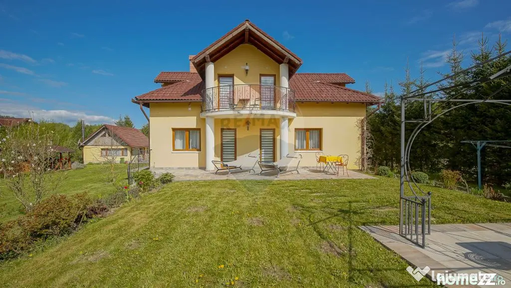 Vilă în zona Glăjărie, 10 camere, Sp + E + M, teren 2...